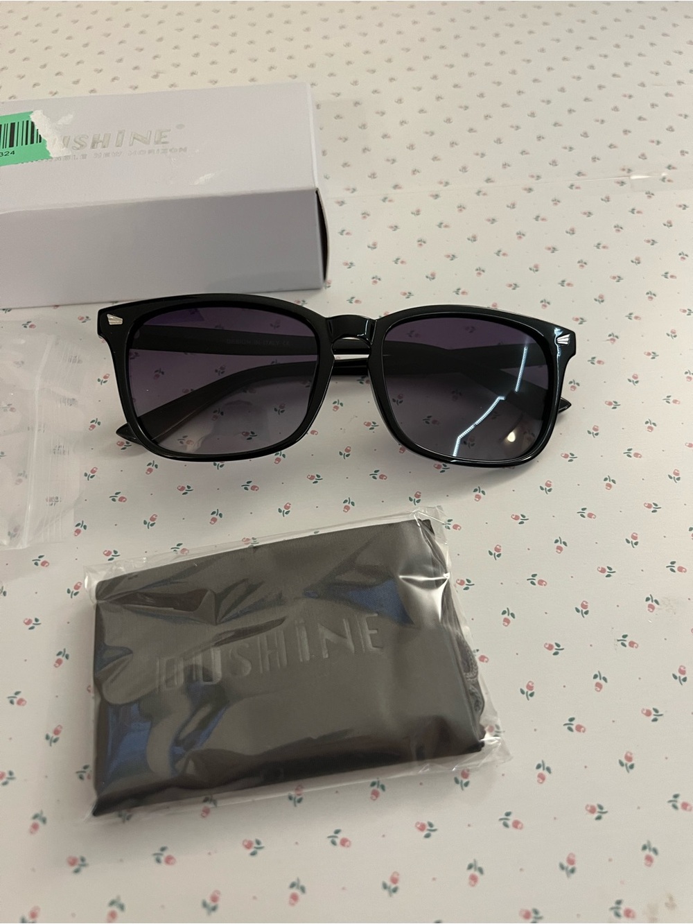 OUSHINE Polarized Sunglasses Black Square Frame Unisex UV400